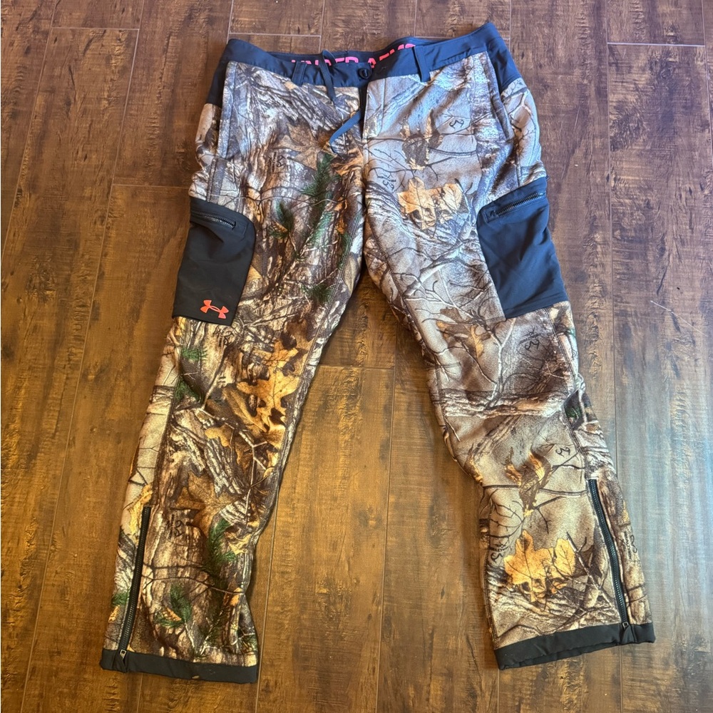 Under Armour Cargo Camouflage Pants Durable Outdoor Wear Storm